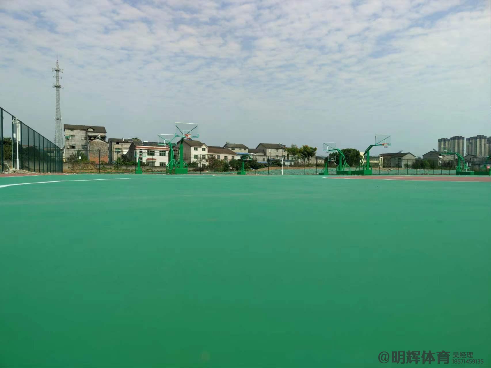 米林硬地丙烯酸球场的优缺点